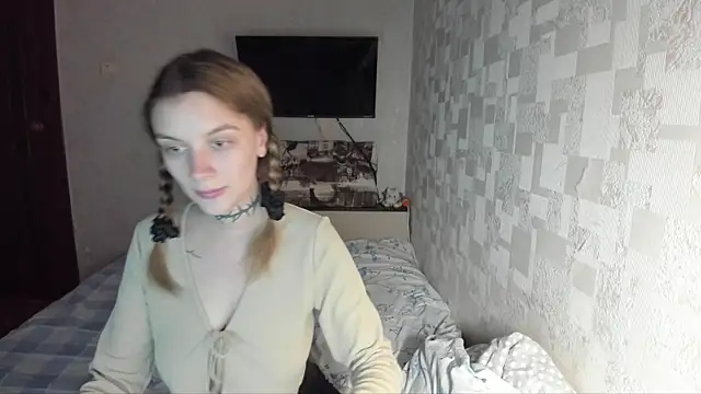 AlisTris online show from October 5, 2025, 2:59 pm