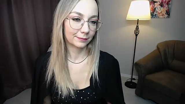 Ava Elior online show from November 8, 2025, 10:26 am