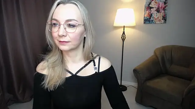 Ava Elior online show from January 7, 2026, 9:45 am