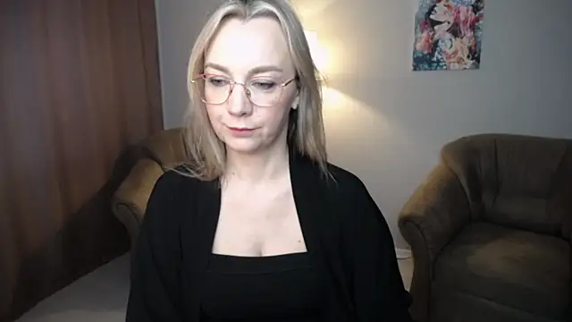 Ava Elior online show from May 21, 2026, 7:48 am