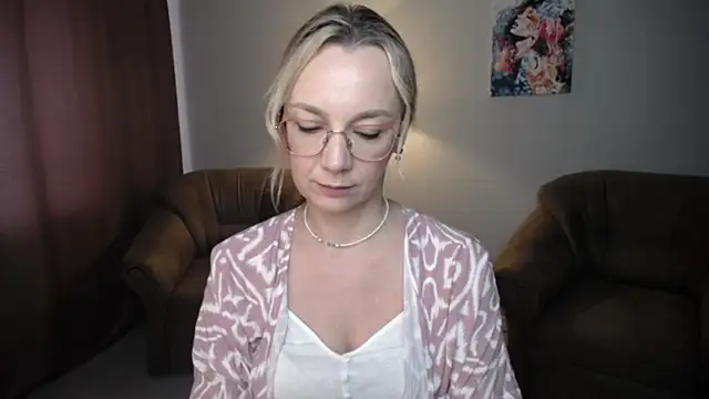 Snapshot of Ava_Elior chatting on July 5, 2026, 11:39 am Ava Elior online show from July 5, 2026, 11:39 am