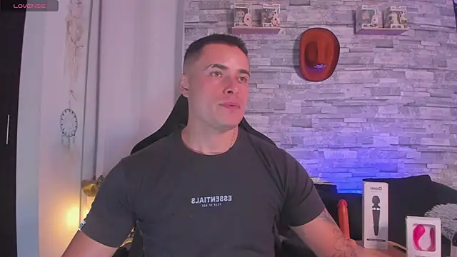 connorsmiith online show from November 13, 2025, 8:41 pm