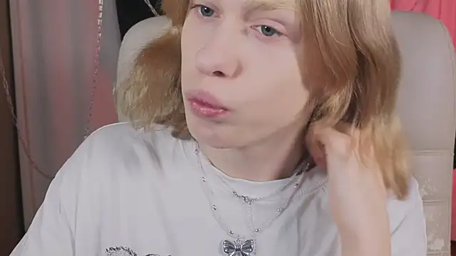 BarbieRichy online show from October 30, 2025, 5:53 am