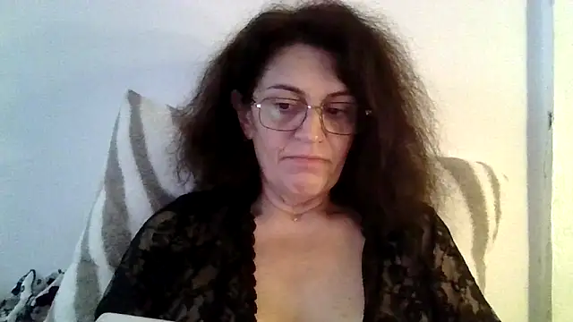 RubyyRosee online show from October 17, 2025, 1:46 pm