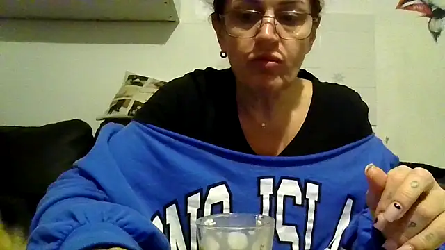 RubyyRosee online show from December 4, 2025, 6:34 am