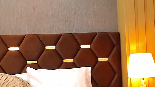 MelodyCarsson online show from November 22, 2025, 12:04 pm