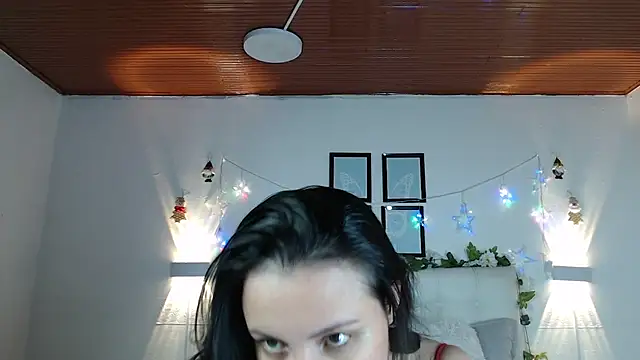 Megan 05  online show from January 8, 2026, 6:21 pm