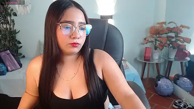 tinisweet online show from May 6, 2026, 6:24 pm