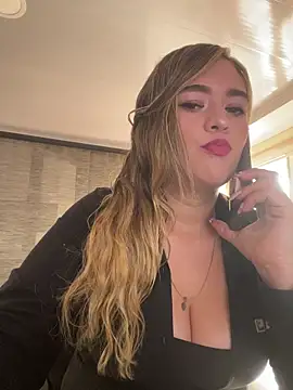 miss berlyn online show from May 14, 2026, 1:29 pm