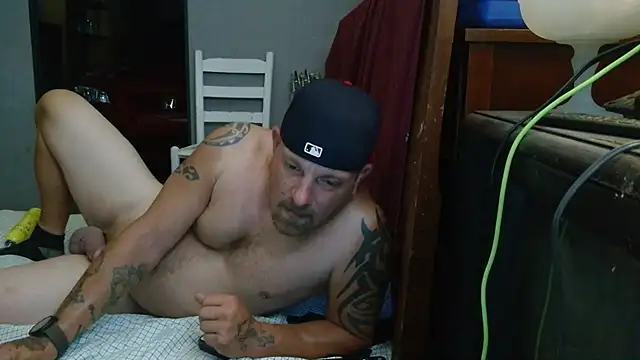 Dilf23 online show from July 3, 2026, 7:37 am
