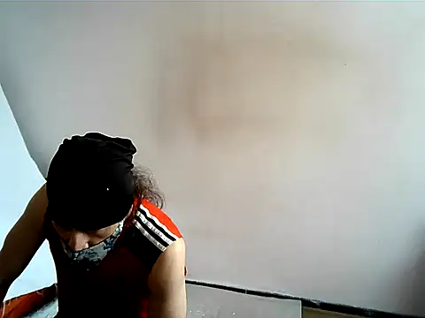 Snapshot of matrix70016 chatting on September 19, 2025, 4:07 pm matrix70016 online show from September 19, 2025, 4:07 pm