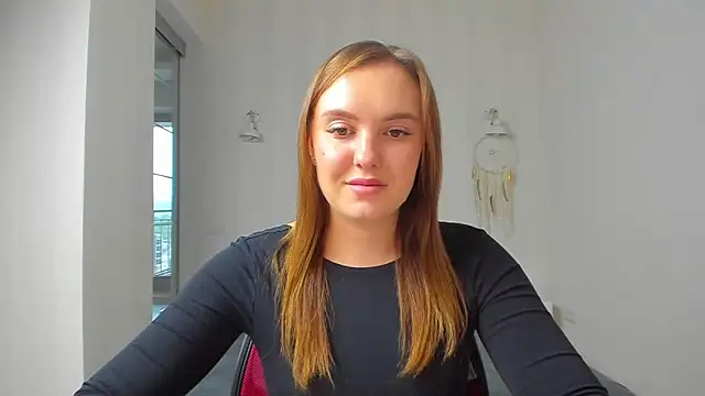 Snapshot of EmmaNorman chatting on October 2, 2025, 1:40 pm EmmaNorman online show from October 2, 2025, 1:40 pm