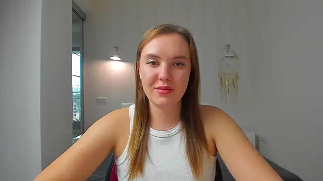 Snapshot of EmmaNorman chatting on October 5, 2025, 2:26 pm EmmaNorman online show from October 5, 2025, 2:26 pm