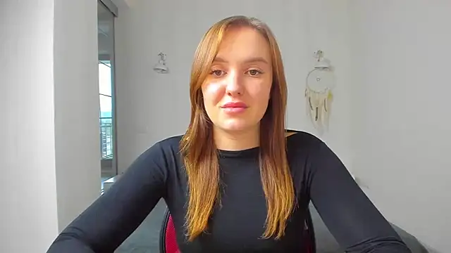 Snapshot of EmmaNorman chatting on October 6, 2025, 2:03 pm EmmaNorman online show from October 6, 2025, 2:03 pm