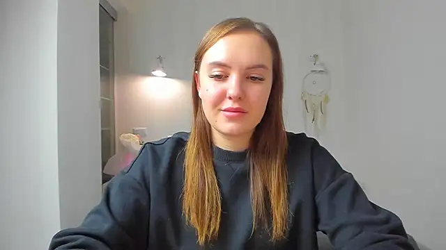 Snapshot of EmmaNorman chatting on October 8, 2025, 4:15 pm EmmaNorman online show from October 8, 2025, 4:15 pm