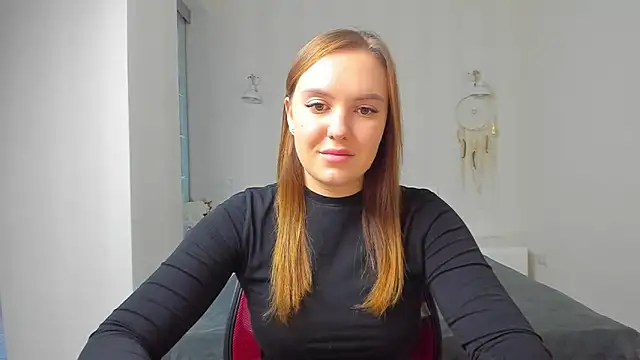 Snapshot of EmmaNorman chatting on October 12, 2025, 2:27 pm EmmaNorman online show from October 12, 2025, 2:27 pm