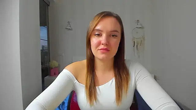 Snapshot of EmmaNorman chatting on October 20, 2025, 3:12 pm EmmaNorman online show from October 20, 2025, 3:12 pm