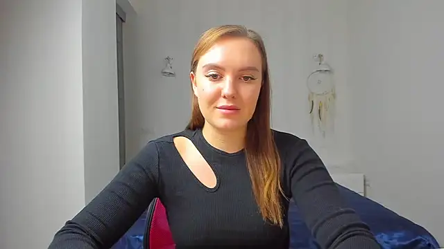 Snapshot of EmmaNorman chatting on October 26, 2025, 3:18 pm EmmaNorman online show from October 26, 2025, 3:18 pm