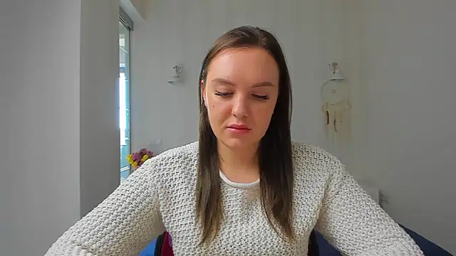 Snapshot of EmmaNorman chatting on October 31, 2025, 8:15 am EmmaNorman online show from October 31, 2025, 8:15 am