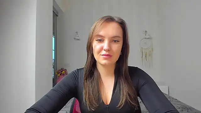 Snapshot of EmmaNorman chatting on November 7, 2025, 1:44 pm EmmaNorman online show from November 7, 2025, 1:44 pm