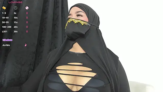 Snapshot of thaira_aly chatting on November 7, 2025, 6:13 am thaira aly online show from November 7, 2025, 6:13 am