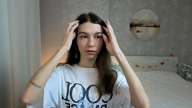 KellyShines online show from December 4, 2025, 10:24 am