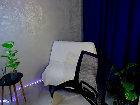 arlana klart online show from November 20, 2025, 5:07 am