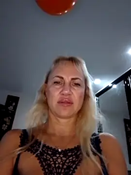 KissMiSveet online show from November 4, 2025, 6:12 am