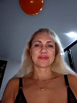 KissMiSveet online show from November 7, 2025, 7:03 pm