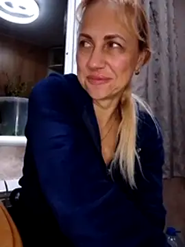 KissMiSveet online show from December 4, 2025, 6:49 pm