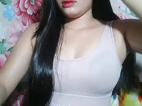 Katie Winslet online show from November 7, 2025, 11:49 pm