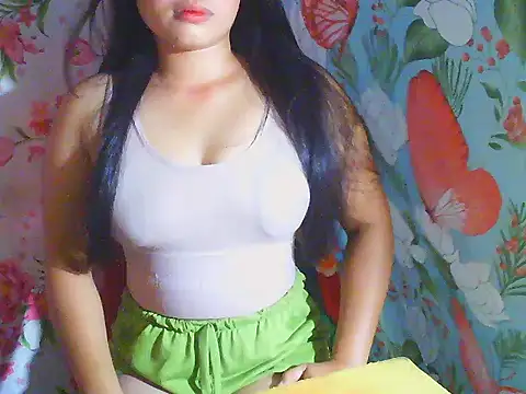 Snapshot of Katie_Winslet chatting on January 5, 2026, 11:52 pm Katie Winslet online show from January 5, 2026, 11:52 pm