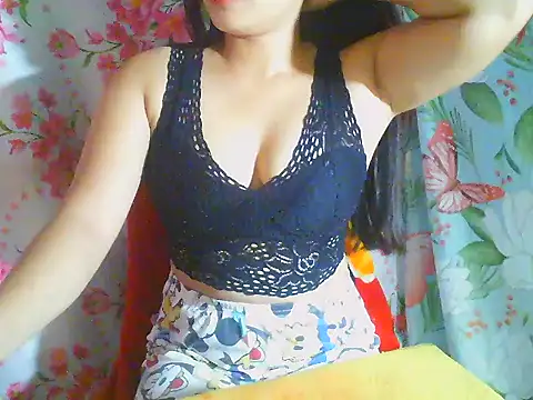 Snapshot of Katie_Winslet chatting on January 9, 2026, 12:02 am Katie Winslet online show from January 9, 2026, 12:02 am