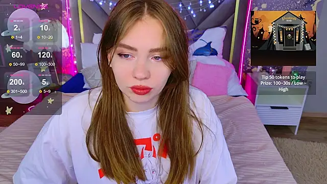 Moon  Bunny online show from October 18, 2025, 3:24 pm