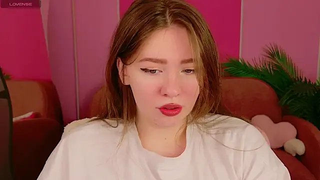 Snapshot of Moon__Bunny chatting on April 1, 2026, 3:20 pm Moon Bunny online show from April 1, 2026, 3:20 pm