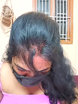 Snapshot of Tamil_Mithra chatting on November 3, 2025, 5:36 pm Tamil Mithra online show from November 3, 2025, 5:36 pm