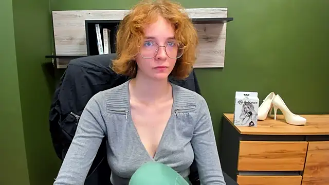 Snapshot of juicyPenny chatting on September 12, 2025, 6:24 am juicyPenny online show from September 12, 2025, 6:24 am