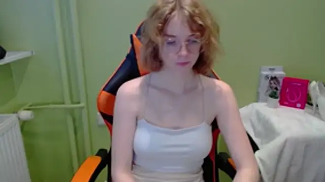 juicyPenny online show from November 19, 2025, 7:30 am