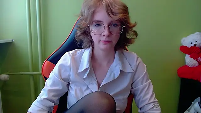 juicyPenny online show from April 24, 2026, 8:39 am