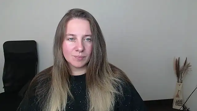 Darklure  online show from November 6, 2025, 4:30 pm