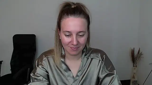 Darklure  online show from November 9, 2025, 11:41 am