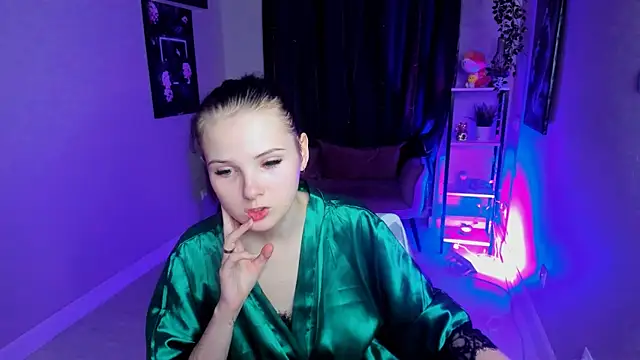 Snapshot of Leila_xxBaby chatting on October 3, 2025, 12:46 pm Leila xxBaby online show from October 3, 2025, 12:46 pm