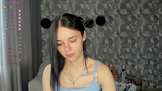 Snapshot of Kseni_a chatting on October 28, 2025, 8:51 am Kseni a online show from October 28, 2025, 8:51 am