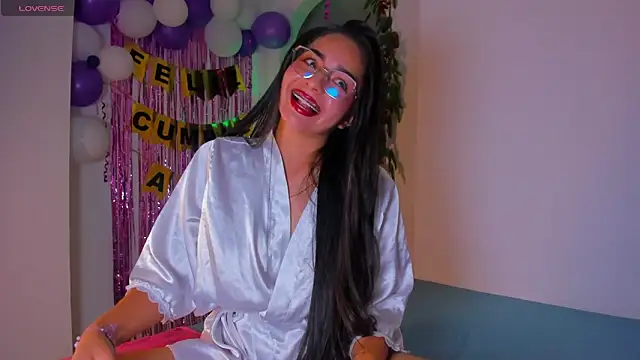 latingabby online show from November 6, 2025, 9:37 pm