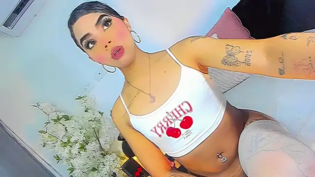 Snapshot of VanessaStonee chatting on November 10, 2025, 4:44 am VanessaStonee online show from November 10, 2025, 4:44 am