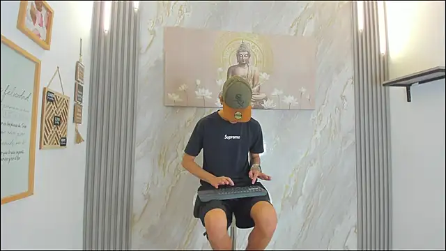 TWINKS BOYS1 online show from December 19, 2025, 7:32 pm