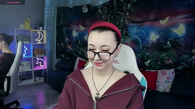 Snapshot of ClaraParks chatting on February 25, 2026, 6:50 pm ClaraParks online show from February 25, 2026, 6:50 pm