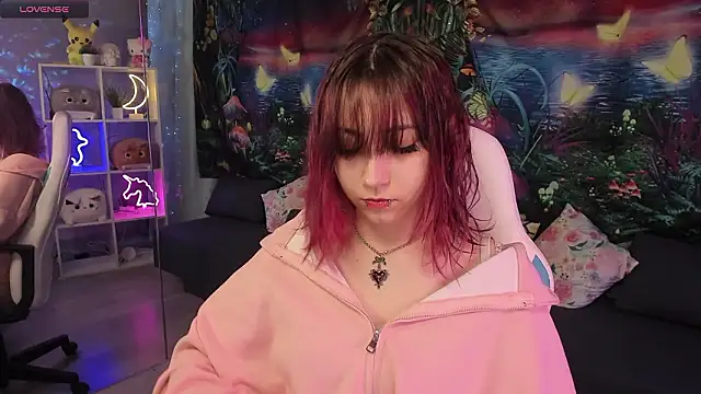 ClaraParks online show from February 27, 2026, 6:41 pm