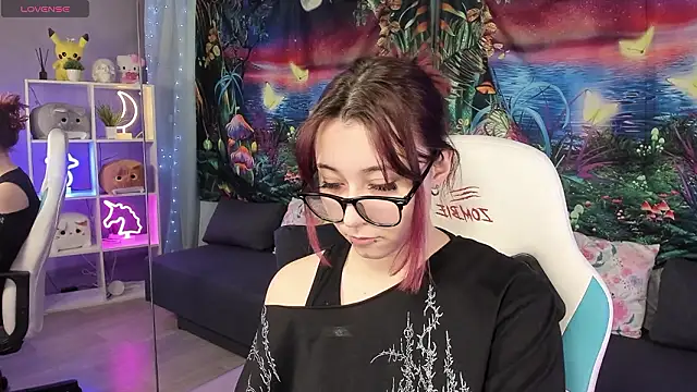 Snapshot of ClaraParks chatting on March 3, 2026, 6:58 pm ClaraParks online show from March 3, 2026, 6:58 pm