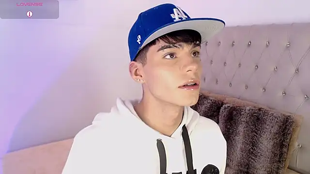 Dulcey  online show from October 6, 2025, 7:17 am